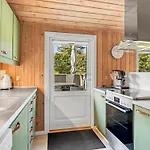 Elisenda - 2-2km From The Sea By Interhome Nyaraló